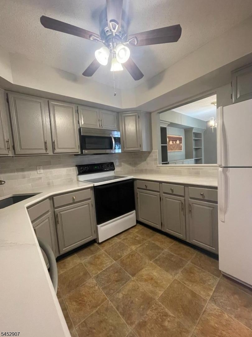 4 Amy Ct Property Photo 9