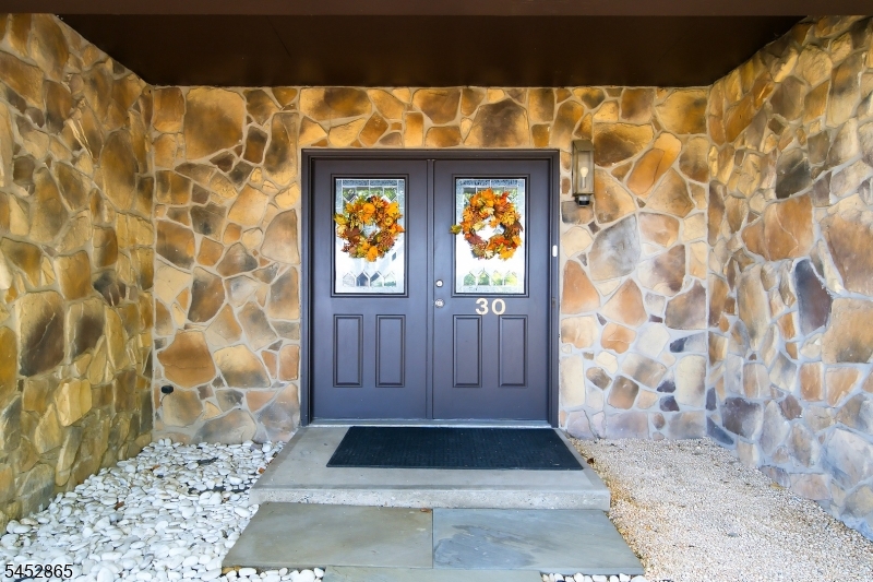30 Wedgewood Dr Property Photo 1