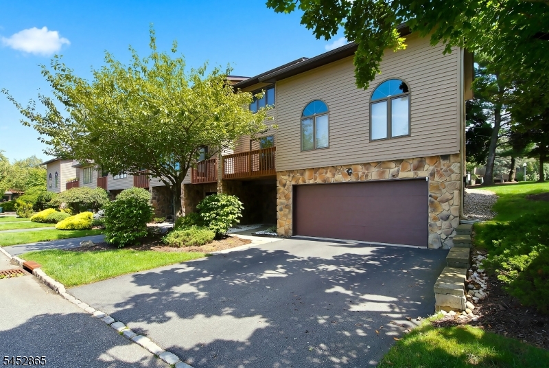 30 Wedgewood Dr Property Photo 2