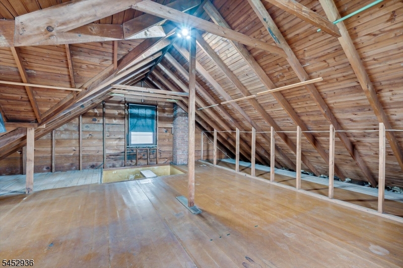 1075 Overlook Ter Property Photo 39