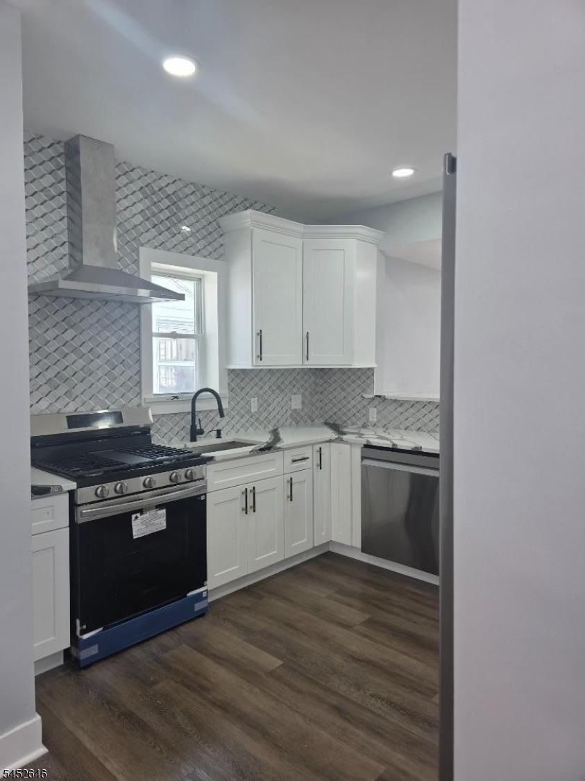 270 40th St Property Photo 12