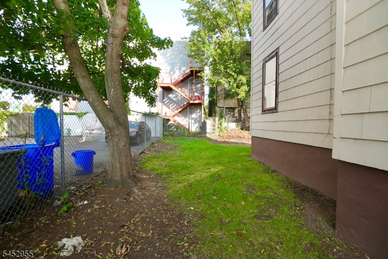 27 Augusta St Property Photo 15
