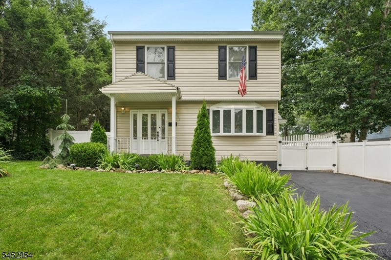 91 Redwood Ave Property Photo 1