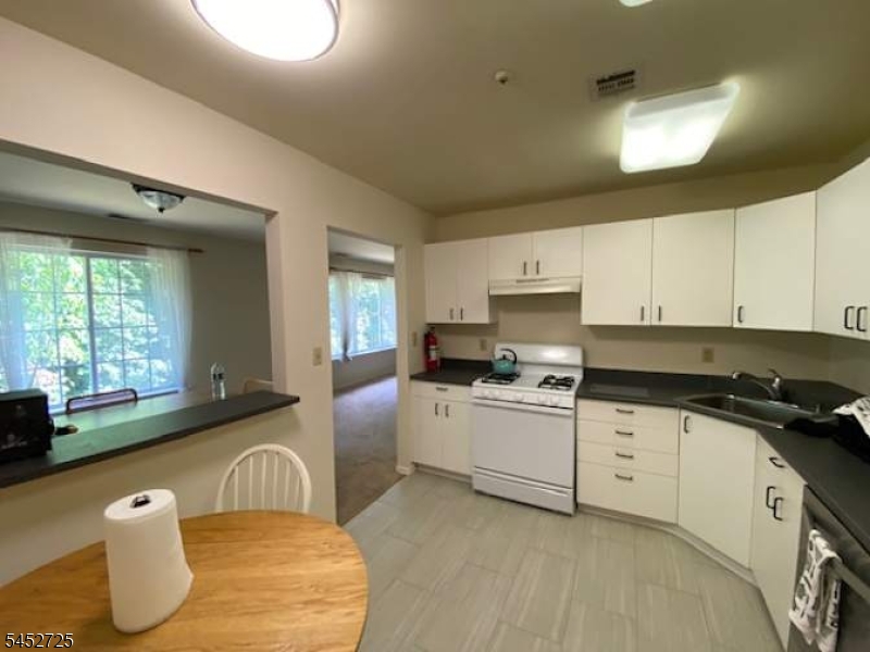 105 Village Dr Property Photo 4