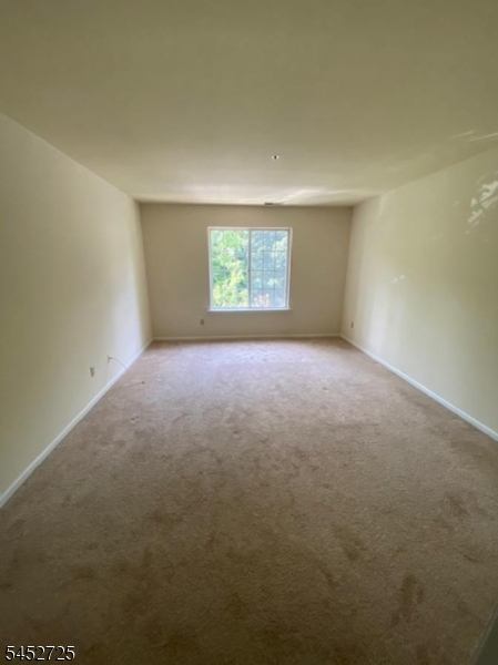 105 Village Dr Property Photo 8
