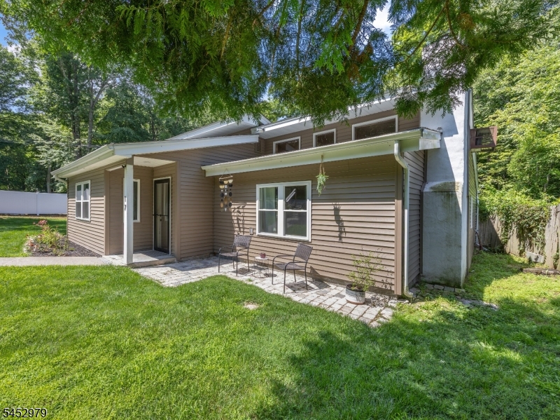 17 Birch Dr Property Photo 1