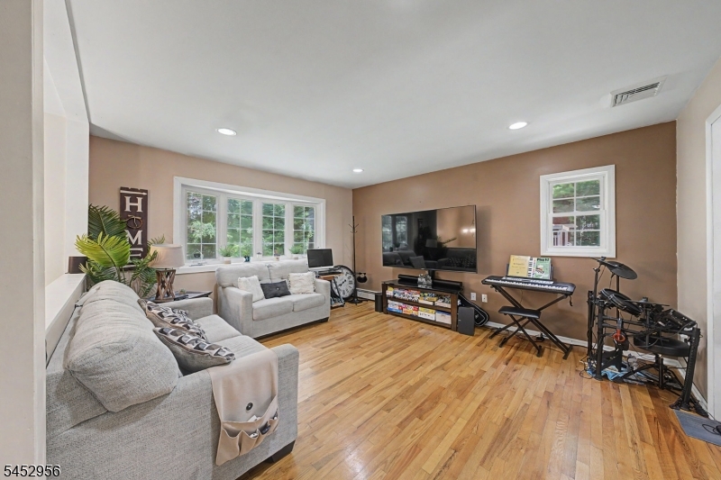 50 River Rd Property Photo 2