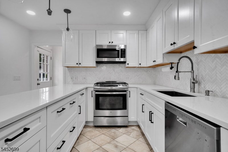 20 Normandy Rd Property Photo 8