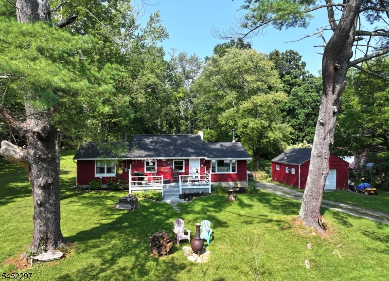 5 W Shaytown Rd Property Photo 2
