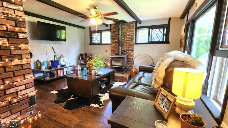5 W Shaytown Rd Property Photo 6