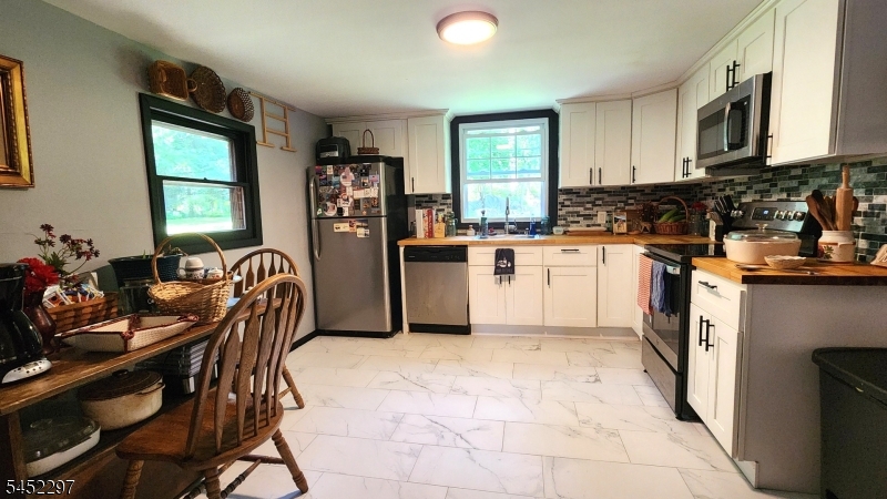 5 W Shaytown Rd Property Photo 14