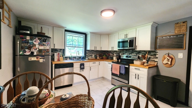 5 W Shaytown Rd Property Photo 17