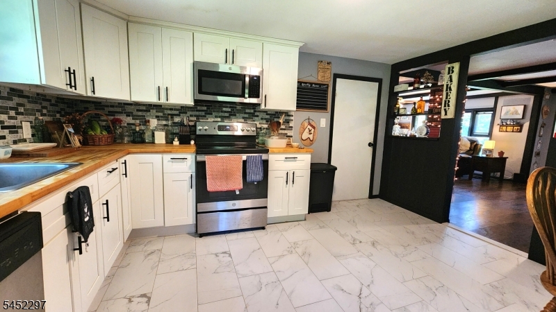 5 W Shaytown Rd Property Photo 18