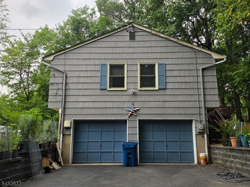 154 Hillside Ave Property Photo 3