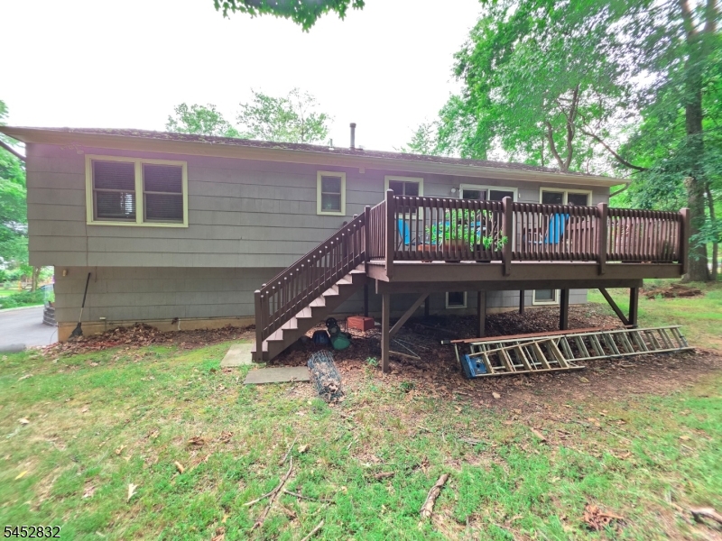 154 Hillside Ave Property Photo 4