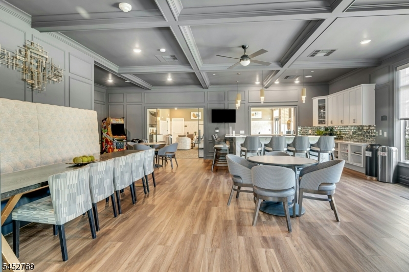 49 Whitney Ave Property Photo 27