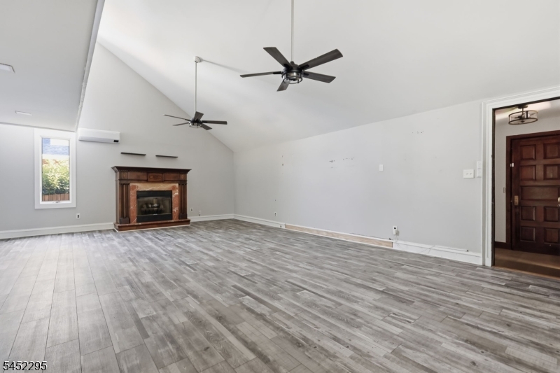 319 Oaklawn Ave Property Photo 7