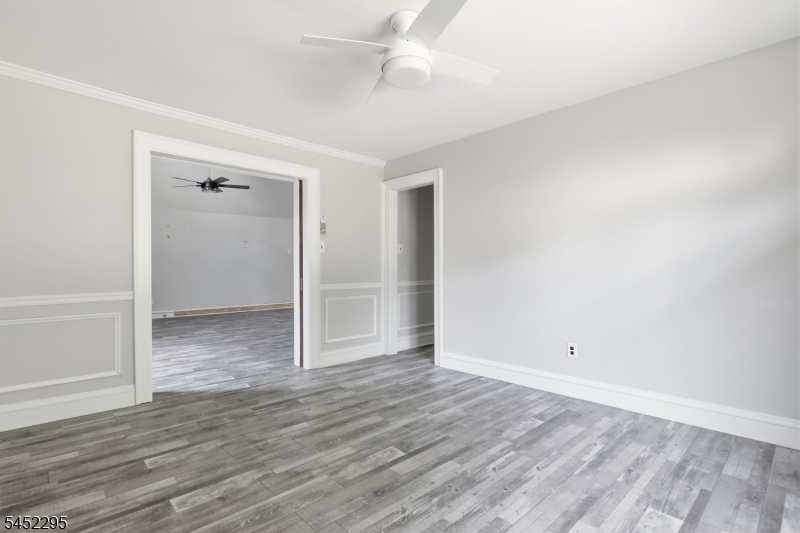 319 Oaklawn Ave Property Photo 17