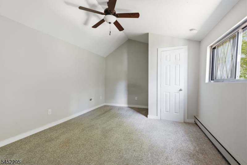 319 Oaklawn Ave Property Photo 28