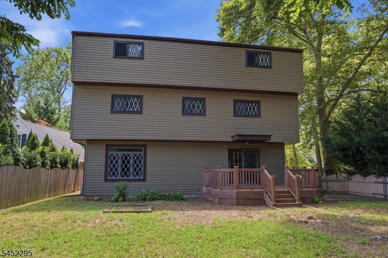 319 Oaklawn Ave Property Photo 40