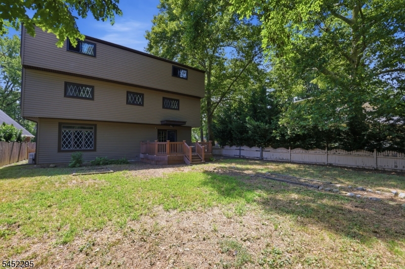 319 Oaklawn Ave Property Photo 41