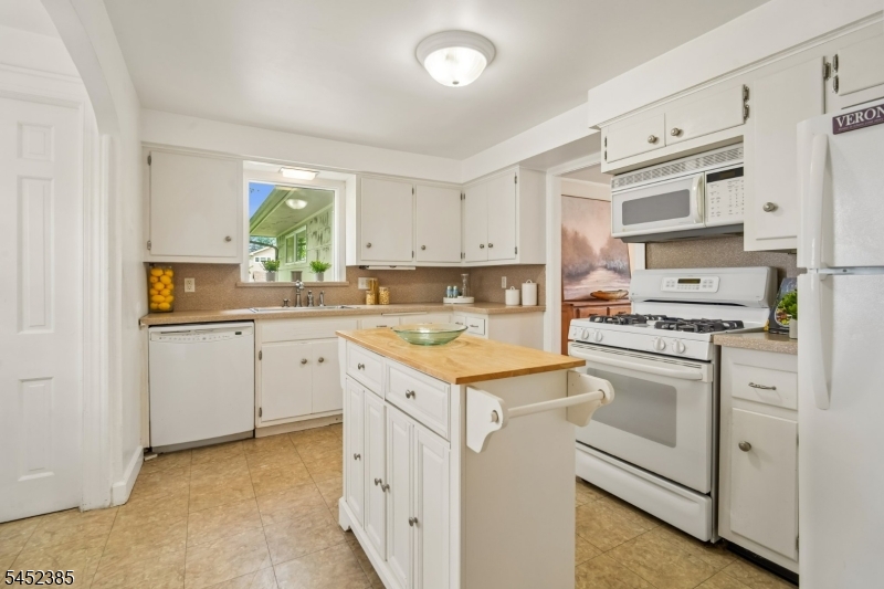 68 Linden Ave Property Photo 12
