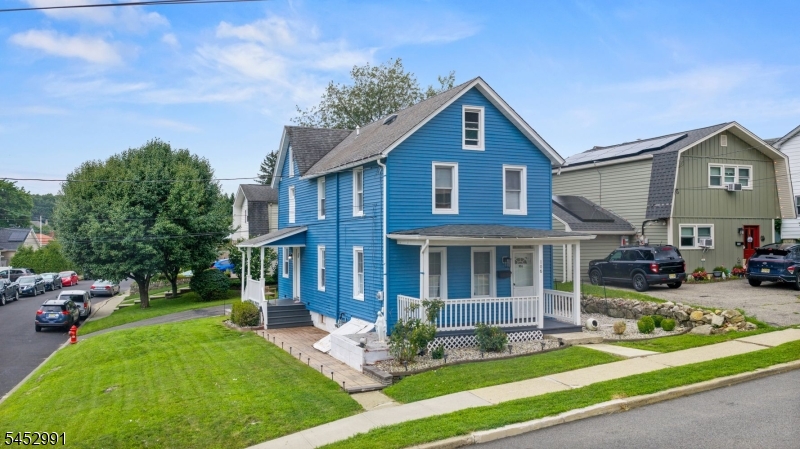 106 Allen St Property Photo 1