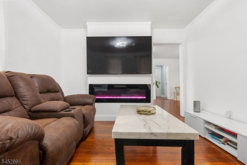 106 Allen St Property Photo 15