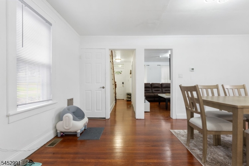 106 Allen St Property Photo 22
