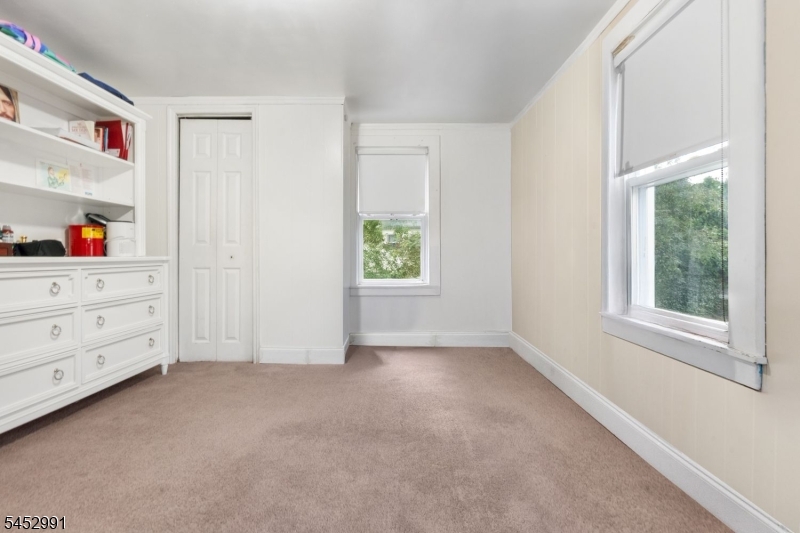 106 Allen St Property Photo 33