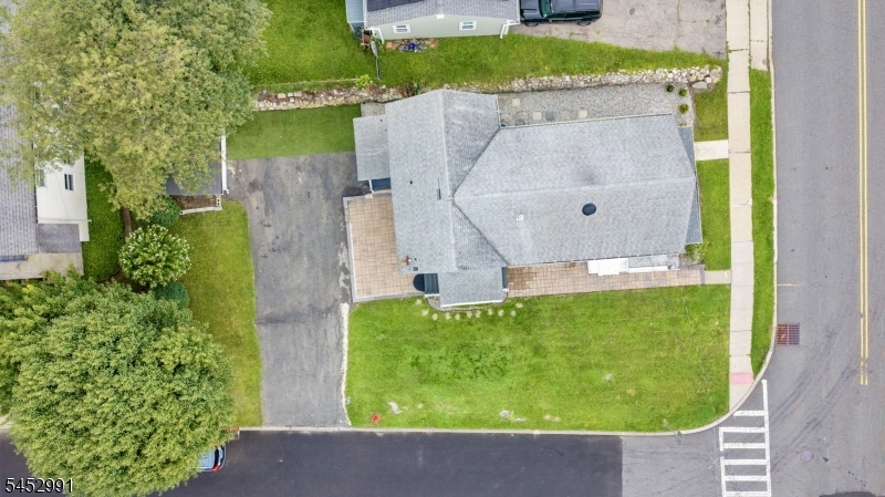106 Allen St Property Photo 40