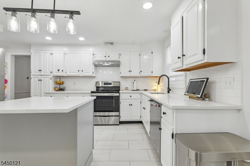 611 Brookside Pl Property Photo 11