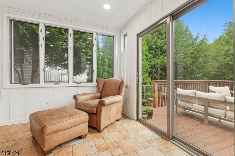 611 Brookside Pl Property Photo 16