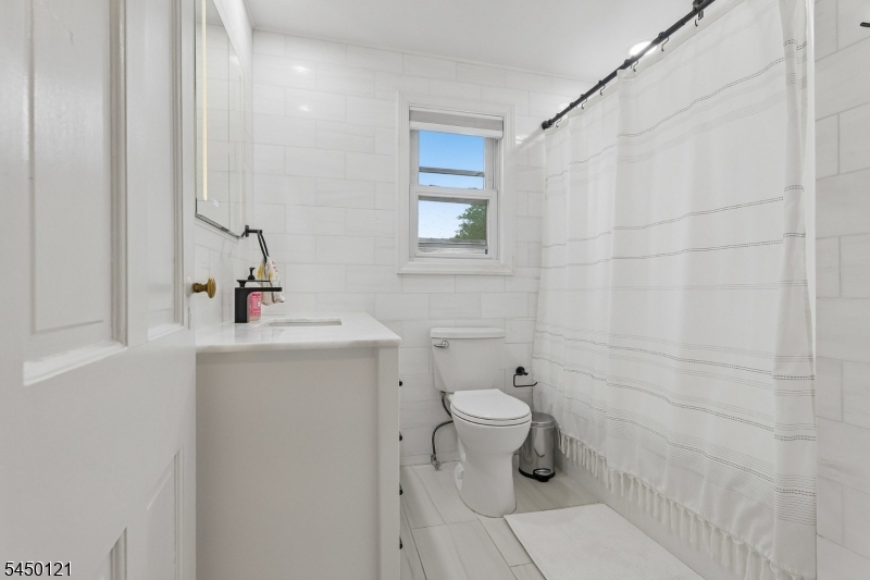 611 Brookside Pl Property Photo 24