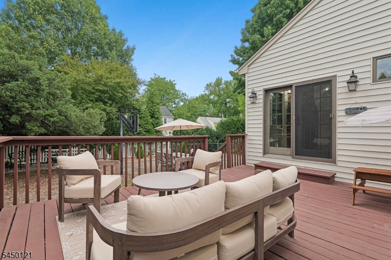 611 Brookside Pl Property Photo 25