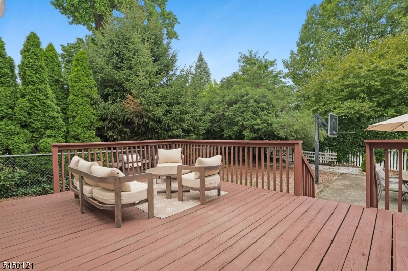 611 Brookside Pl Property Photo 26