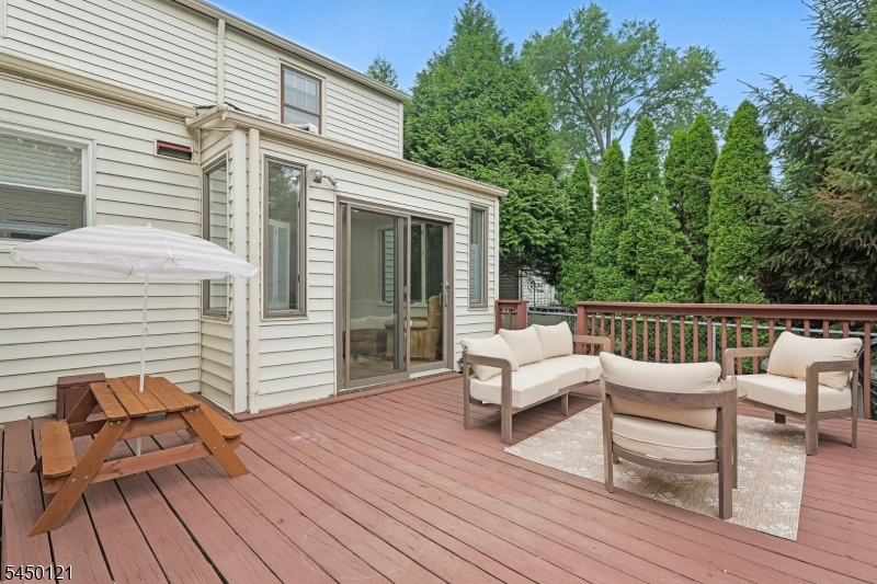 611 Brookside Pl Property Photo 27