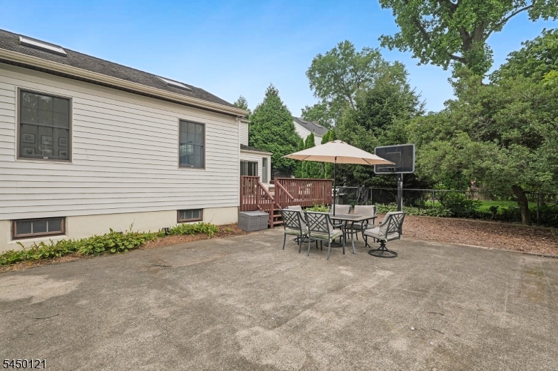 611 Brookside Pl Property Photo 30