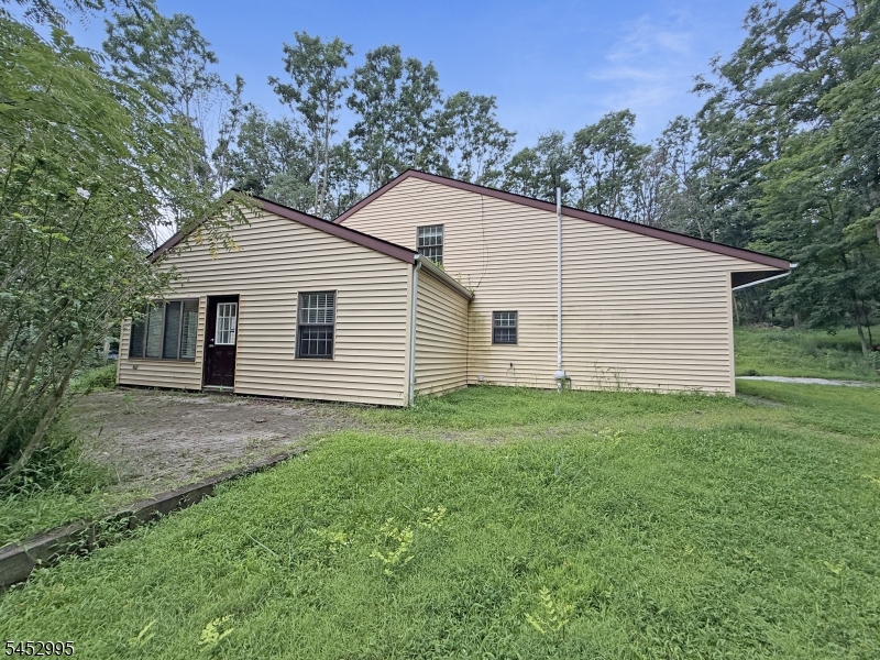 38 Deckertown Tpke Property Photo 3