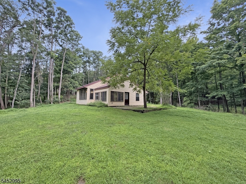 38 Deckertown Tpke Property Photo 4