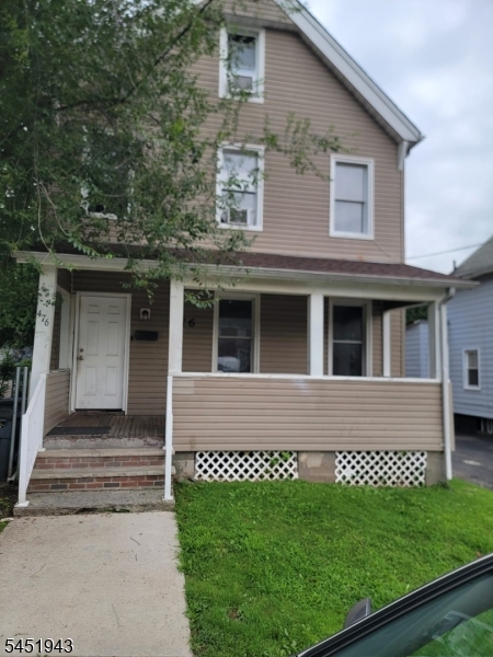 476 Laurel St Property Photo 1