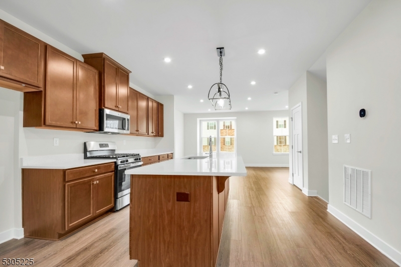 9 Peckwell St Property Photo 4