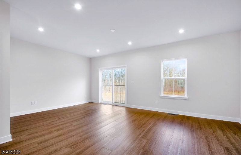 9 Peckwell St Property Photo 8