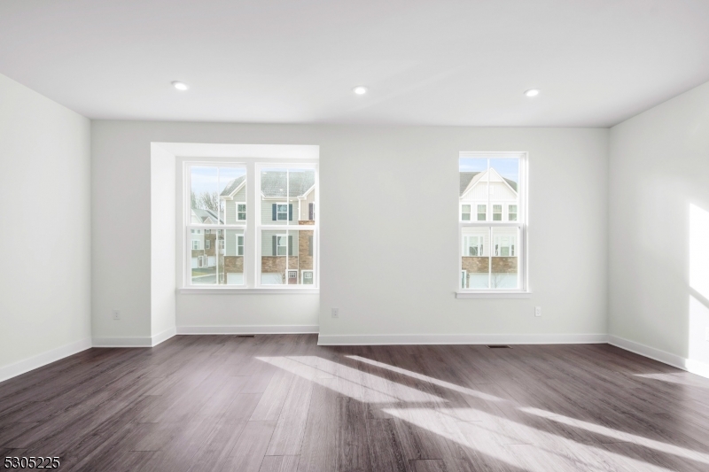 9 Peckwell St Property Photo 13