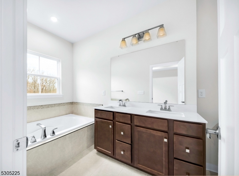 9 Peckwell St Property Photo 17