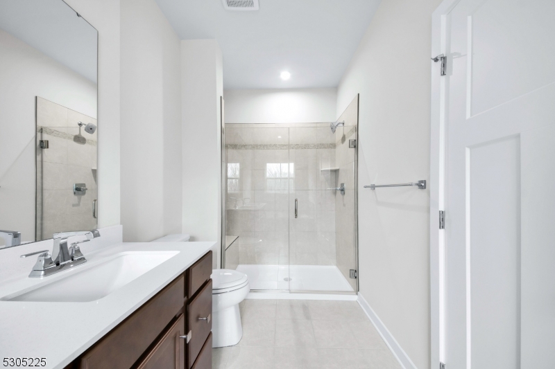 9 Peckwell St Property Photo 18
