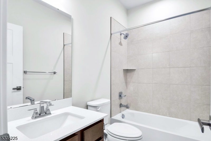 9 Peckwell St Property Photo 24