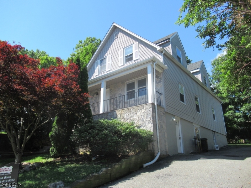 44 Grant St B Property Photo 1