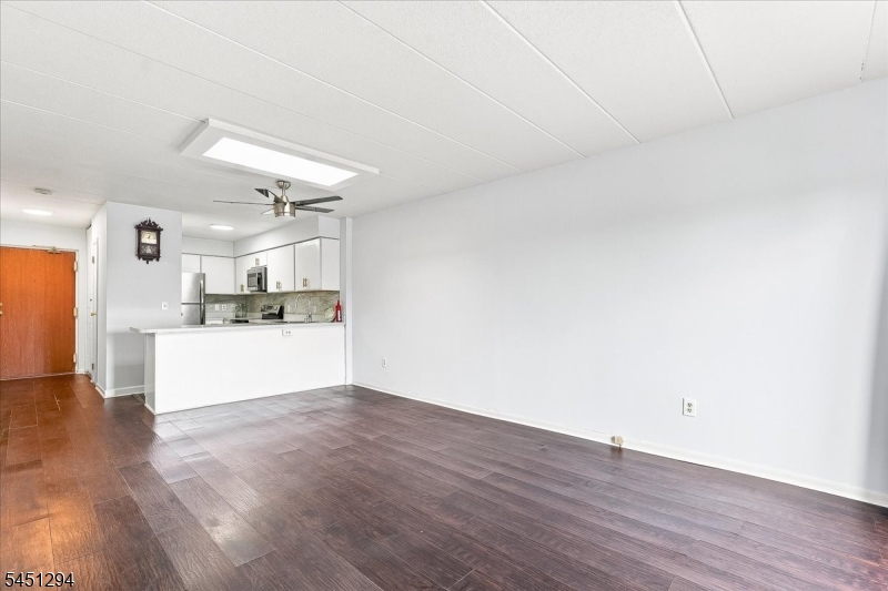 5 Linden St 6i Property Photo 4