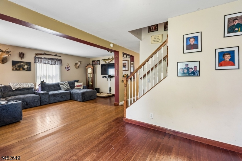 2 Elizabeth Pl Property Photo 4